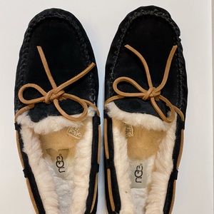 UGG Dakota slipper